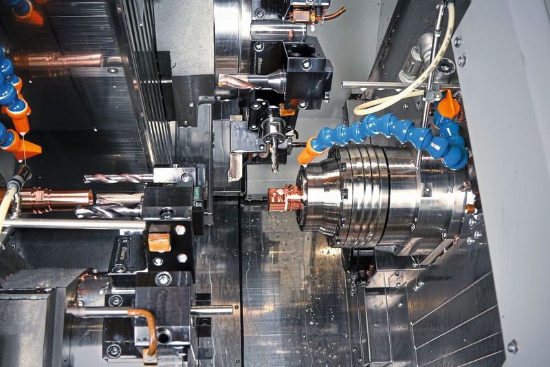Mit der topmodernen CNC-Drehmaschine Miyano ANX-42 SYY mit LFV-Spanbruchtechnologie («Low-Frequency Vibration Cutting») kann die Eglin Präzisionsmechanik AG langspanende Werkstoffe prozesssicher bearbeiten. (Bild: Thomas Entzeroth)