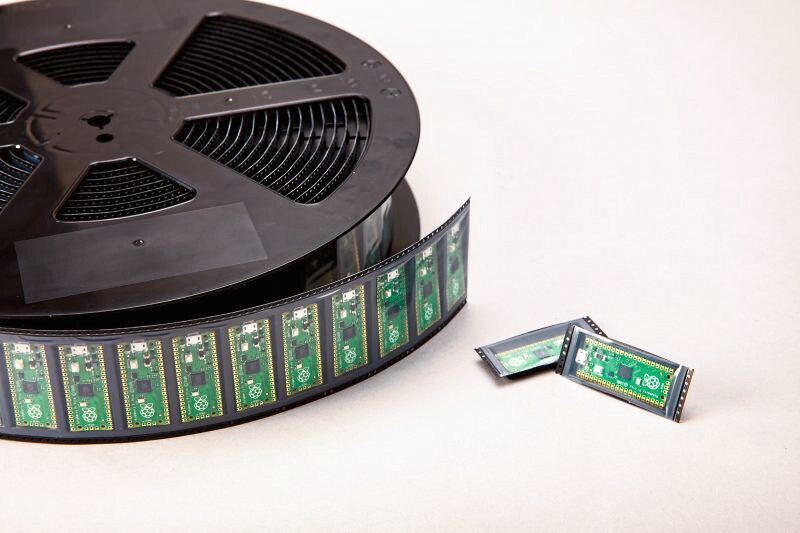 Raspberry Pi Pico: die Foundation bietet das Mikrocontrollerboard nur als Tape & Reel an. (Bild: RaspberryPi.org)