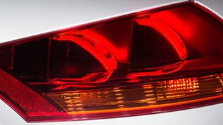 Detailaufnahme der 3D-OLED-Rückleuchte (Philips)