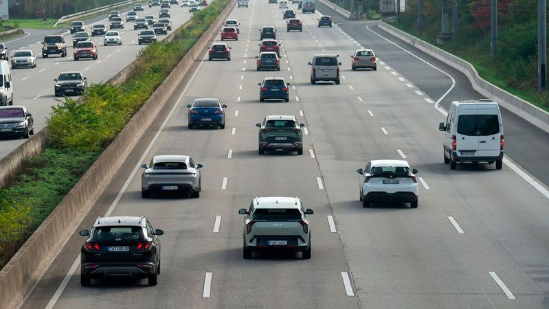 75 Prozent der Deutschen ist der Ansicht, nicht auf das Auto als Verkehrsmittel verzichten zu können.(Bild:  SP-X)