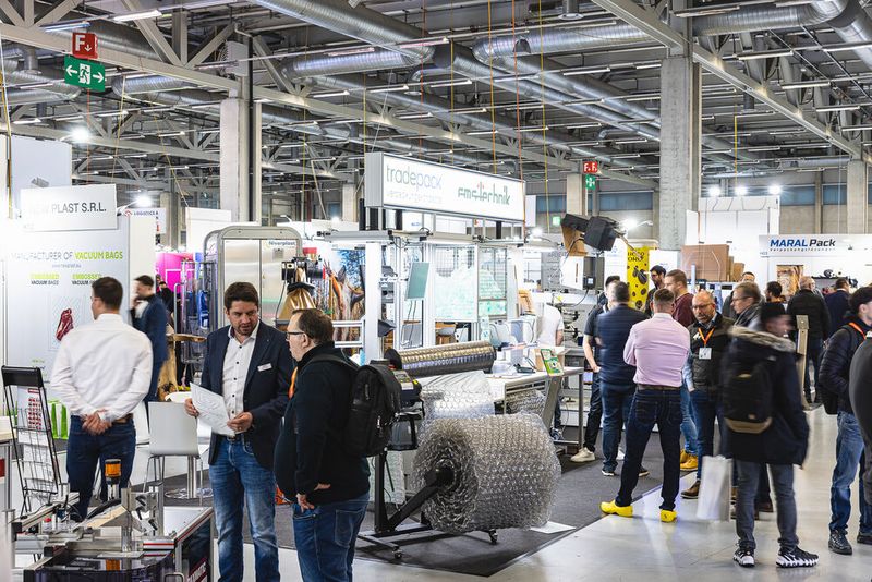 Insgesamt haben 3121 Fachbesucher die empack und die Logistics & Automation in Bern besucht. (Bild: Easyfairs, Sara Barth)