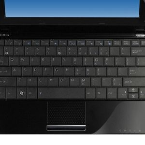Der Asus Eee PC 1005 kann durch seine hervorragende Tastatur überzeugen, die man so selbst bei deutlich größeren Notebooks kaum findet.