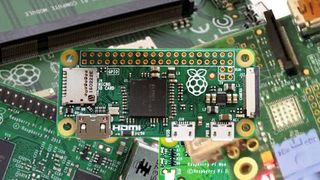 Raspberry-Pi-Platinen im Überblick: Von der Mini-PC-Platine gibt es 14 Varianten in verschiedensten Größen und Leistungsstufen (Bild: Thomas Kuther)