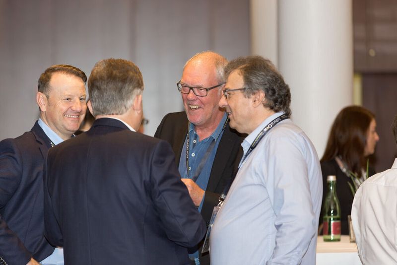 (v. l.) Ralf Uhlhorn (technology experts), Hans-Werner Bormann (Jabra), Hans-Werner Sönksen und Rainer Palm (beide IP DYnamics) (Jabra / susi@fotostudio-graf.com)