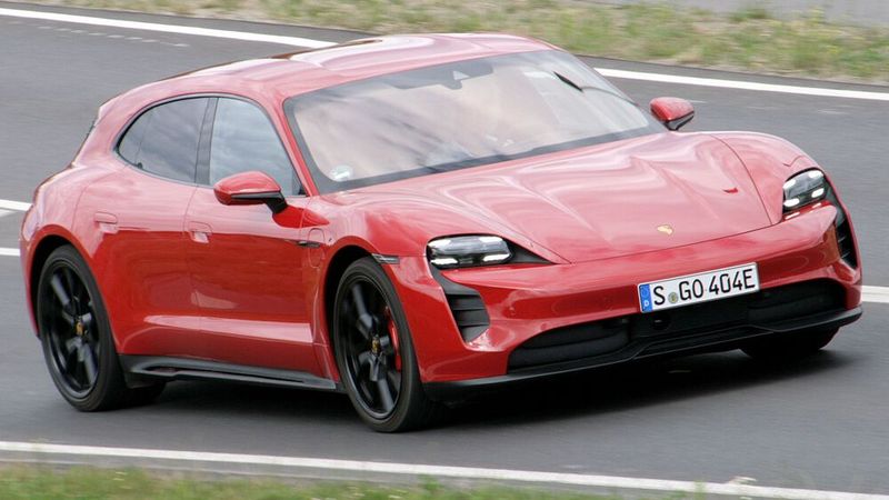 Porsche bringt den Taycan GTS Sport Turismo als E-Kombi. (Bild: Axel F. Busse)