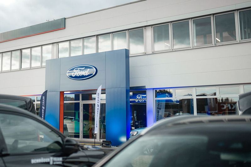 Am neuen Standort verkauft Schröder Team Pkw und Nutzfahrzeuge. (Bild: Schräder Team)