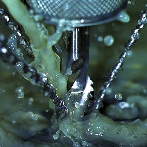 Bild 1: Beim Gewindebohren entsteht das Gewinde in einem Durchgang.