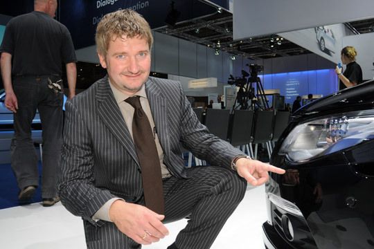 VW Zubehör GmbH: Armin Fischer  „Mithilfe unserer innovativen Lackschutzfolie spart sich der Autofahrer teure Lackreparaturen und sorgt so für eine Wertstabilität seines Fahrzeugs“. (Archiv: Vogel Business Media)