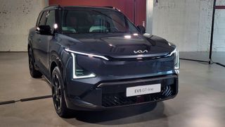 Mit dem EV 5 tritt Kia jetzt elektrisch im C-SUV-Segment an. (Bild: Wehner - VCG)
