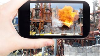 Die Bilder eines Werksstörfalls will jeder Anlagenbetreiber vermeiden. (© vvoe/Fotolia.com)