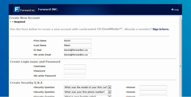 Das Beispiel CA CloudMinder zeigt, wie sich das Identitätsmanagement für Clouds und interne IT-Strukturen vereinheitlichen lässt. So kann zum Beispiel ein neuer Nutzer zentral angelegt und später verschiedenen Anwendungen „vor und hinter der Firewall“ zugeordnet werden. (Bild: CA Technologies)