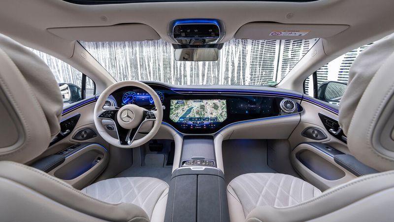 Premium ist wunderbar, so lange die Geschäfte laufen. Derzeit stocken sie allerdings bei Mercedes und BMW.(Bild:  Mercedes)