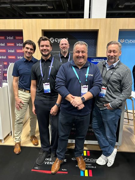 Viele erfreute Gesichter am Stand von Cynet: (v. l.) Andrew Bagnato, Monty Leaman, Richard Porter, Scott Tyson und Jason Magee (alle Cynet) (Bild: Vogel IT-Medien)