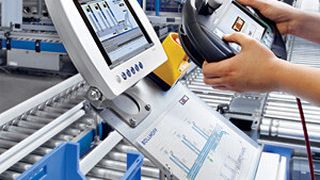 Die TGW-Steuerung Commander regelt die Abläufe im Logistikzentrum des Verbindungstechnik-Herstellers Böllhoff. (Bild: TGW)