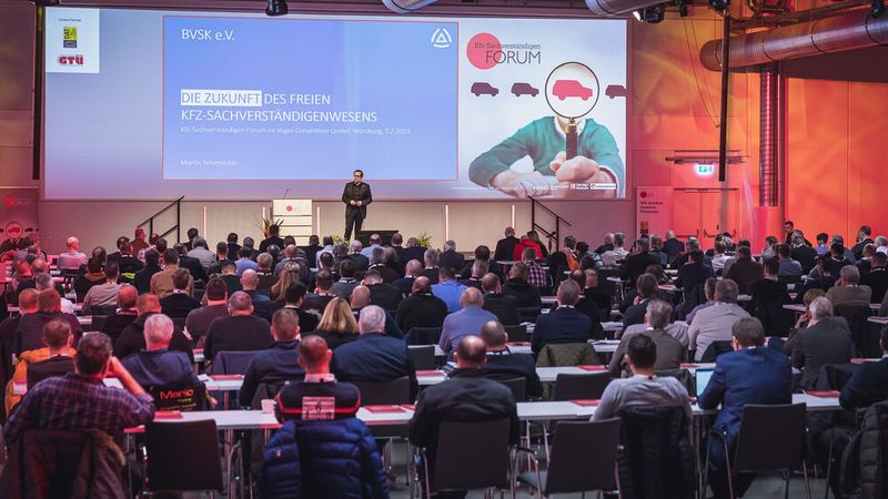Martin Schmelcher, Geschäftsführer BVSK, wagte einen Blick in die Zukunft des Kfz-Sachverständigenwesens. (Bild: Stefan Bausewein)