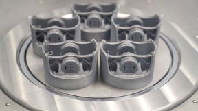 Ein Ersatzbild, weil die 3D-gedruckten Zylinderköpfe erst zum 2. Classic Business Day gezeigt werden: Gemeinsam mit Mahle arbeitet Porsche an 3D-gedruckten Hochleistungskolben. (Bild: Porsche)