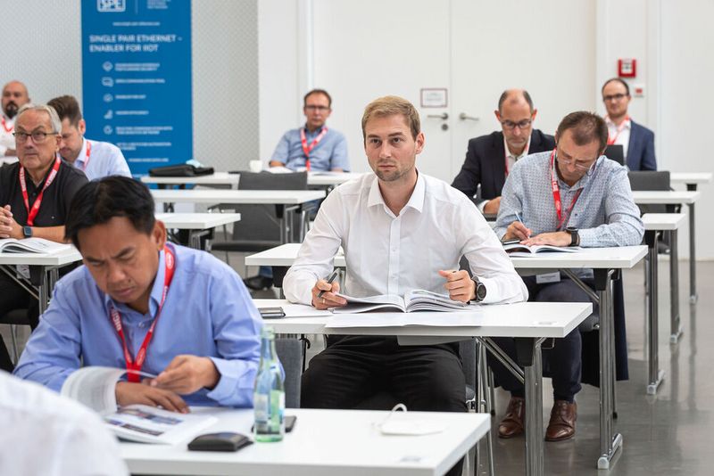 Steckverbinder: Impressionen vom 15. Anwenderkongress Steckverbinder im Würzburger VCC 2021. (Bild: VCG/Stefan Bausewein)