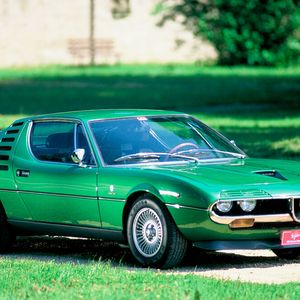 Mit einem Tempo-100-Sprintwert von 7,5 Sekunden und 224 km/h Vmax setzte der Alfa Romeo Montreal keine Traumwerte.(Bild:  FCA)