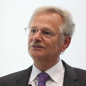 Siegbert E. Lapp, Vorstand Technik der Lapp-Gruppe: "Wichtige Wachstumsbranchen der Stuttgarter Lapp-Gruppe sind die Bereiche erneuerbare Energien, Mobility sowie Life Sciences. Dazu gehört auch innovative Verbindungstechnik für die Gebäudeinfrastruktur."