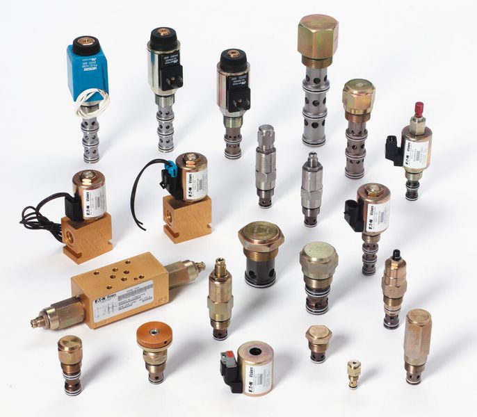 Bild 5: Einschraub-Proportionalventile in Steuerblöcken, die für kleinere Hydraulikaggregate als Monoblock-Anschlussplatten und für größere als unterteilte Anschlussplatten ausgeführt sind. (Bild: Eaton)