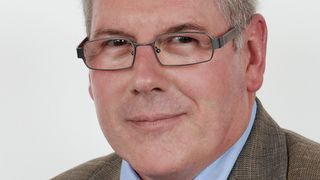 Heinz Ruf übergab zum 1. Juli 2014 die Geschäftsführung der Röhm Spanntechnik AG Schweiz an Damiano Casafina. (Bild: Röhm Spanntechnik)