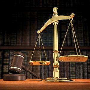 Durch Mediation kann ein Verfahren vor dem Arbeitsgericht mit allen bekannten Risiken bezüglich des zu erwartenden Urteils verhindert werden.