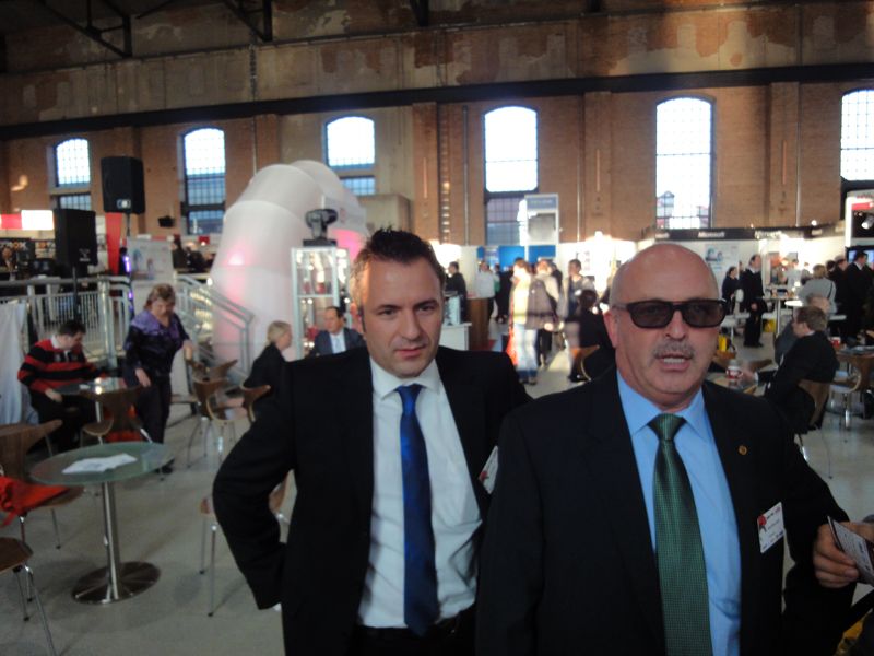 Immer den Durchblick haben Heinz-Dieter Speidel und Timo White, LG (v.r.) (Archiv: Vogel Business Media)