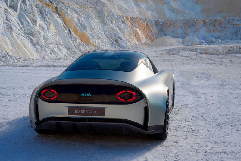 Im Heck sind zwei E-Motoren mit fast 500 PS, die allein die Hinterachse antreiben. (Bild: AIM)