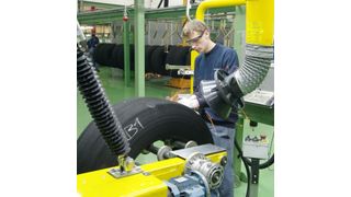 Die Runderneuerung von Lkw-Reifen ist ein wichtiger Erfolgsfaktor für Transportunternehmen – denn dadurch lassen sich Kosten senken. (Bild: Goodyear)
