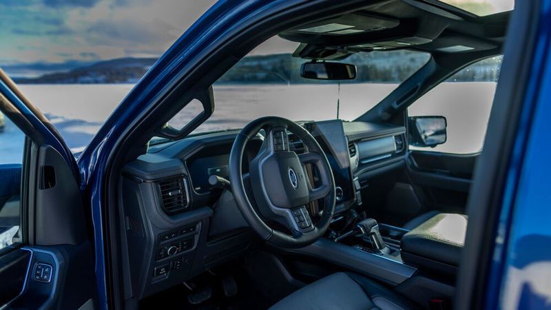 Blick ins Cockpit. (Bild: Ford)