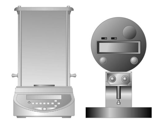 Die Messung der Tabletteneigenschaften erfolgt mit einer Waage und einem Mikrometer.(Bild:  Fette Compacting)