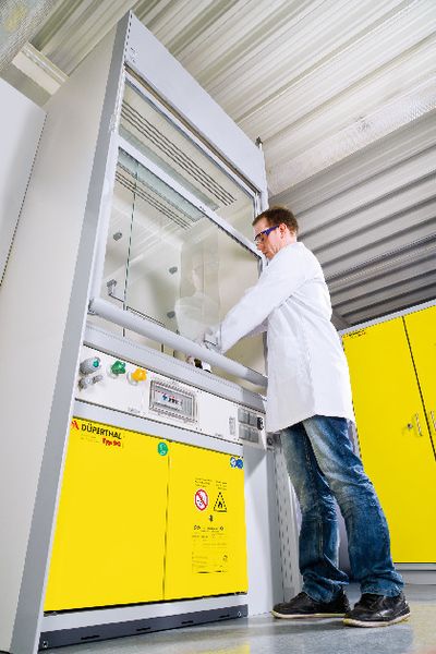 Düperthal hat neue Sicherheitsschränke entwickelt, um das Gefahrstoffhandling zu vereinfachen. (Bild: Düperthal)