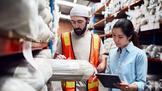 Audit nicht verpassen! Der TÜV Rheinland erklärt die Ziele und Pflichten, die mit dem neuen Sorgfaltspflichtengesetzes einhergehen sollen. Die Bundesregierung hat den Entwurf dazu nämlich bereits beschlossen. (Tempura / Gettyimages)