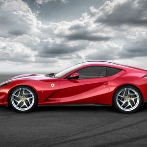 (Ferrari)
