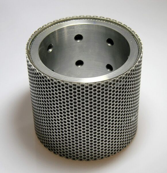 Bild 5: Das Sandcontrol-Gewebe aus Edelstahl Rostfrei schützt Pumpe und Pipeline vor Sand. (Bild: WZV/GKD)