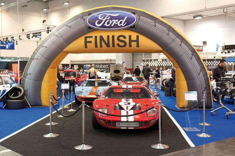 Anders als andere Hersteller engagiert sich Ford nicht selbst in Sachen Traditionspflege, sondern überlässt diese Aufgabe diversen Markenclubs. (S.I.H.A.)