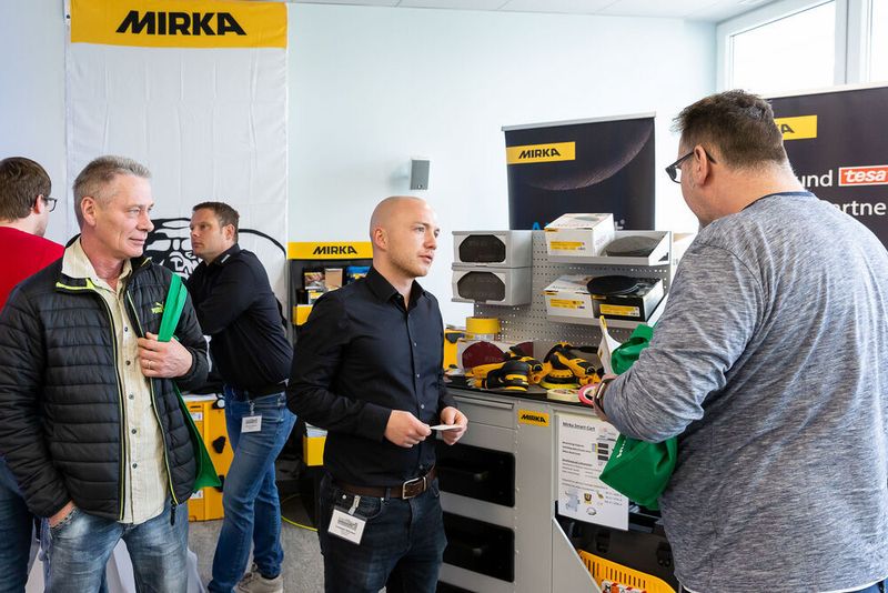 Auch Mirka präsentierte seine Produkte rund um das Schleifen. (Bausewein)