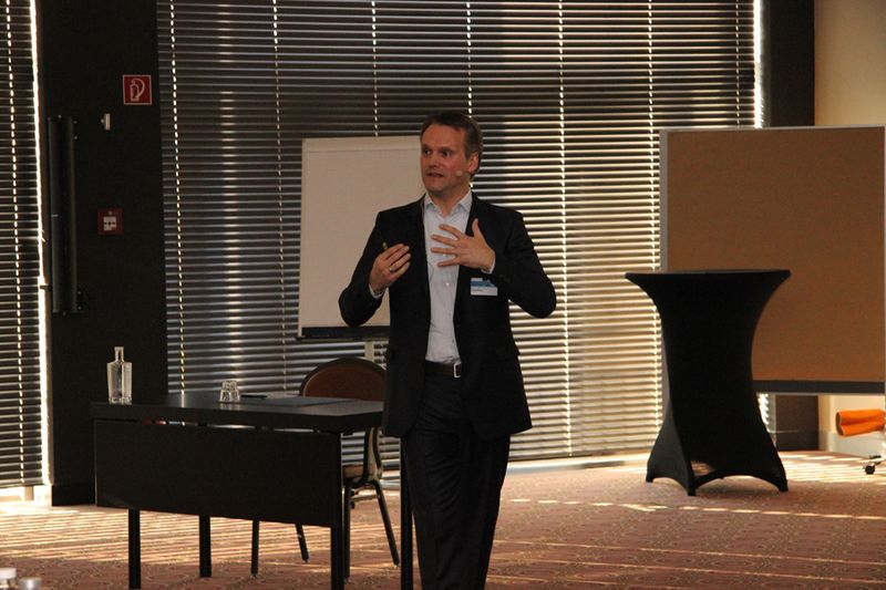 Martin Marx (Geschäftsführer Elbgefährten) erklärte in seiner Keynote „Selling the Cloud“, wie Microsoft-Partner alle Wertschöpfungspotenziale im Cloud-Business nutzen können. (Bild: Vogel IT-Akademie)