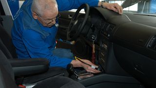 Neue TÜV-Bestimmungen für die HU: Elektronische Sicherheitsassistenten rücken ab April 2012 noch stärker in den Fokus der Hauptuntersuchung (Archiv: Vogel Business Media)