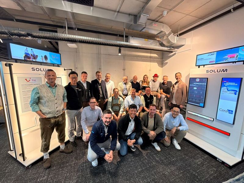 Das Solum Team mit seinen Partnern ist nun geschult und auf geht's zur Wiesn. (Bild: Vogel IT-Medien)