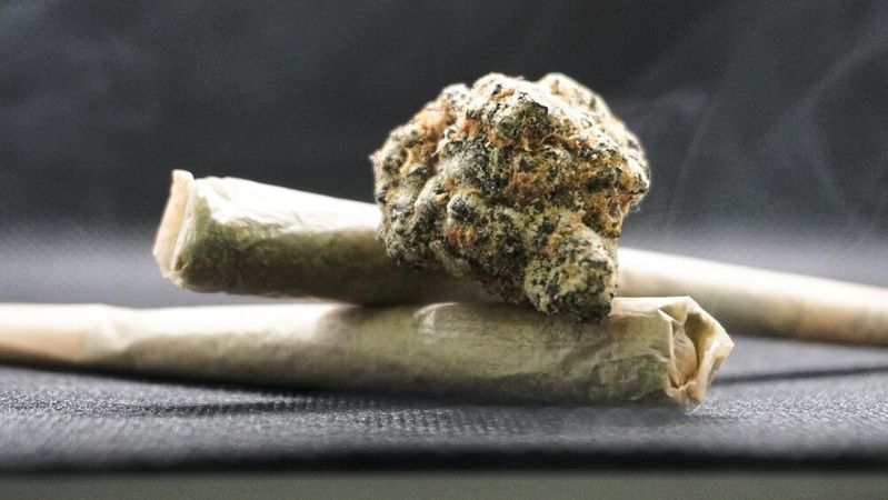 Für Cannabis am Steuer gibt es wir beim Alkohol Grenzwerte. Verstöße werden geahndet – und sollen nun nachvollziehbarer in der Verkehrssünder-Statistsik auftauchen.(Bild:  frei lizenziert /  Pixabay)