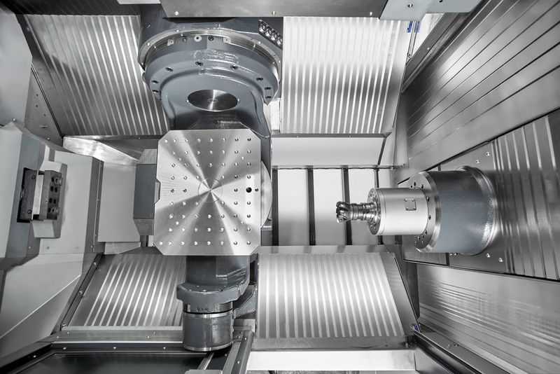 Die neue HF Baureihe von Heller: mit der 5. Achse im Werkstück verringern sich die Nebenzeiten und die Produktivität ist erhöht. (Heller)