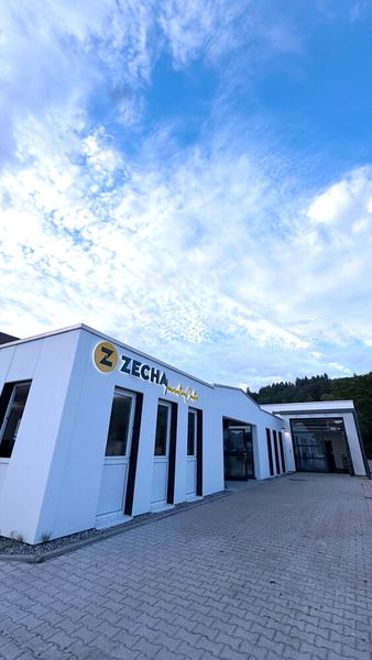 Das neue Zecha Innovation Center in Königsbach-Stein ist ein klares Bekenntnis zum Stamdort Königsbachh/Stein. (Bild: Zecha)