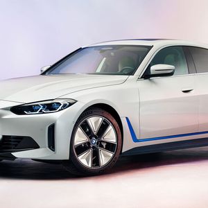 Der BMW i4 dürfte noch 2021 bei den Händlern stehen.(Bild:  BMW)