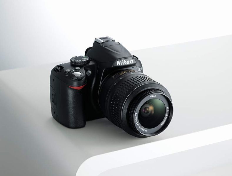 Für Einsteiger in den SLR-Bereich ist die D3000 von Nikon gedacht. (Archiv: Vogel Business Media)