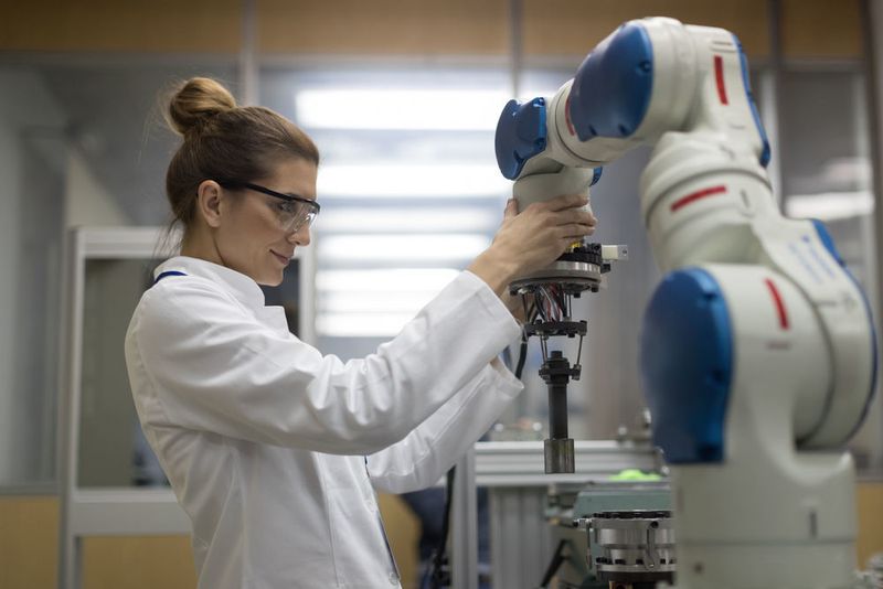 Auch in mobilen Roboteranwendungen werden die Federdruckbremsen eingesetzt. (zoranm / iStock)