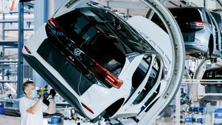 Das Werk in Wolfsburg wird zudem für eine Überlaufproduktion des ID 3 aus Zwickau vorbereitet. (Bild: Volkswagen)
