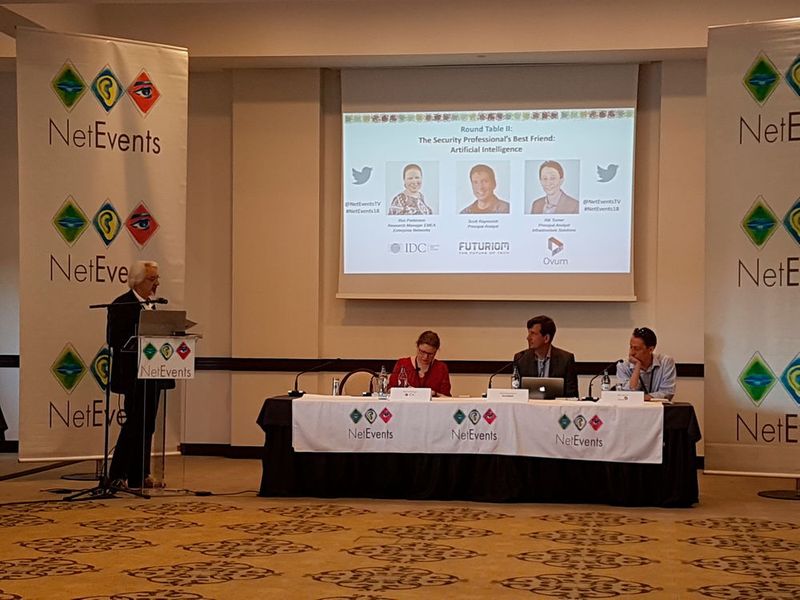 Round Table: Best Practices for Delivering Security Value to the Enterprise Customer mit Manek Dubash, Editorial Director bei NetEvents, Roz Parkinson, Research Manager - EMEA Enterprise Networks bei IDC, Scott Raynovich, Principal Analyst bei Futuriom, und Rik Turner Principal Analyst Infrastructure Solutions bei Ovum. (Oliver Schonschek, Insider Research)