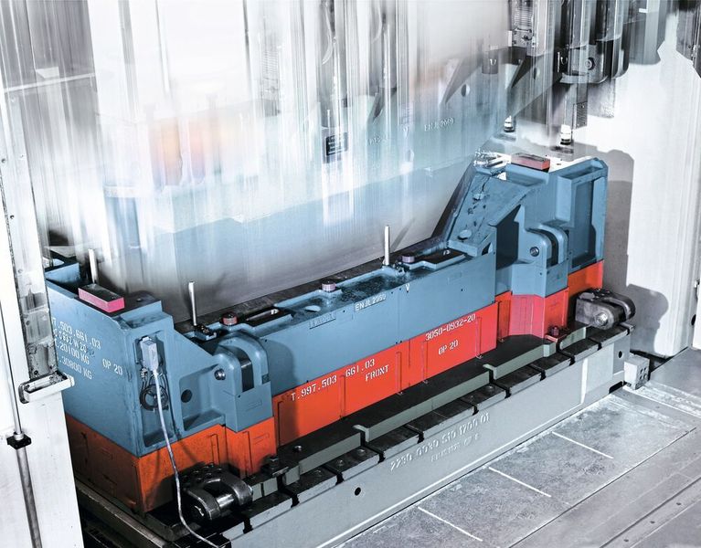 In Pressen ist die Hydraulik nach wie vor als wichtige Antriebstechnologie gesetzt, denn sie bietet die höchste Kraftdichte und die notwendige Robustheit gegenüber Stößen und Vibrationen. (Bosch Rexroth)