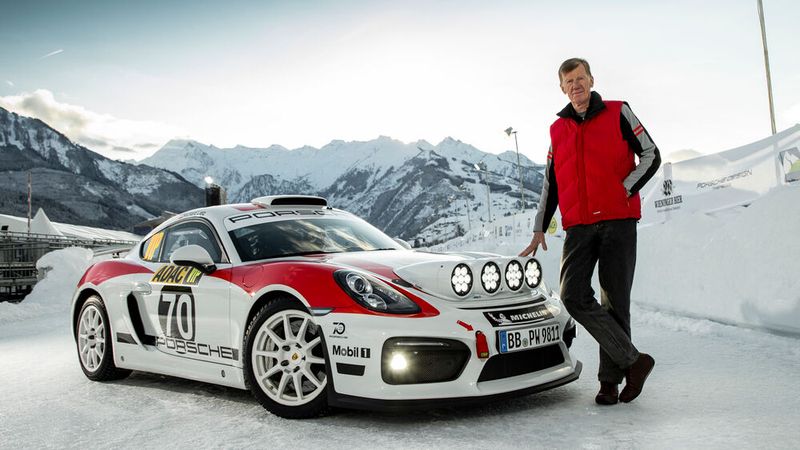 Walter Röhrl mit dem Porsche Cayman GT4 Rallye. (Bild: Auto-Medienportal.Net/Porsche)